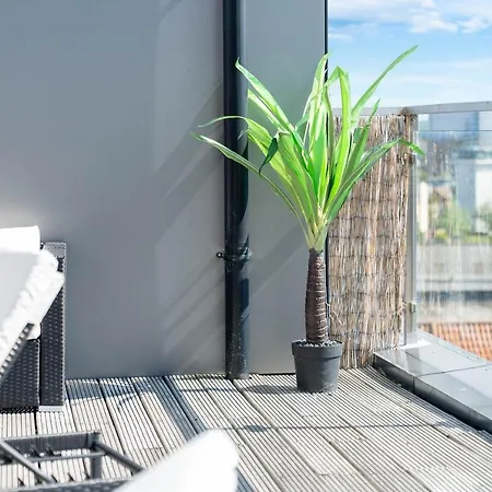 Ultimate Luxury Penthouse - Rooftop Terrace - Air Conditioning - Secure Parking - Long Term Only Apartamento *