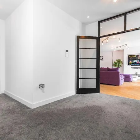 Apartamento Ultimate Luxury Penthouse - Rooftop Terrace - Air Conditioning - Secure Parking - Long Term Only Birmingam