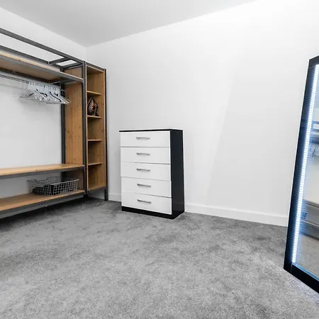 Ultimate Luxury Penthouse - Rooftop Terrace - Air Conditioning - Secure Parking - Long Term Only Apartamento *